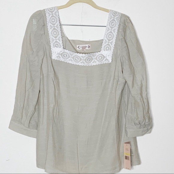 𝅺nanette LEPORE light stone embroidered blouse. M - Picture 1 of 6